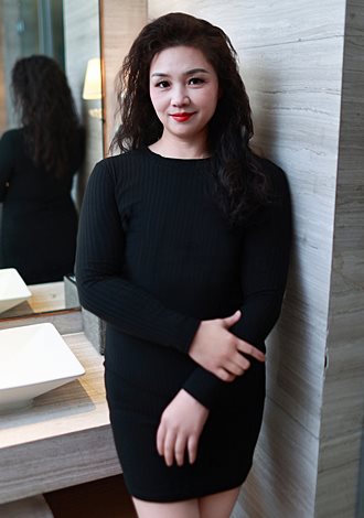 Thousands of beauties: pretty Asian member Hengli