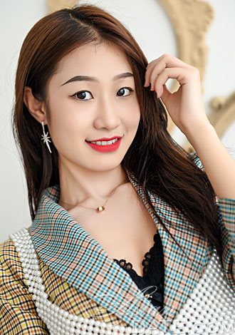 Asian Member Yusi From Beijing, 23 Yo, Hair Color Chestnut