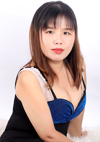 Most gorgeous profiles: Xueqin from Beijing, China member, romantic companionship