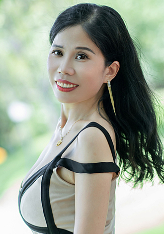 Gorgeous profiles only: caring Online member Guixiang from Beijing