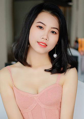 Gorgeous profiles pictures: Asian college member Liuying from Guangxi