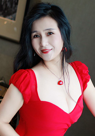 Gorgeous profiles pictures: Hua from Wuhan, China member seeking Online man